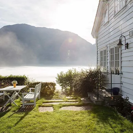 Nes Gard 3* Høyheimsvik