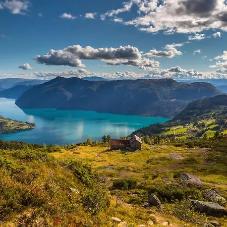 Nes Gard Høyheimsvik