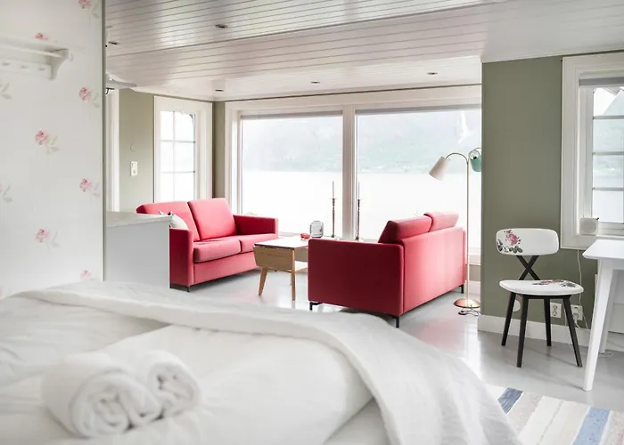 Nes Gard Hotel Hoyheimsvik