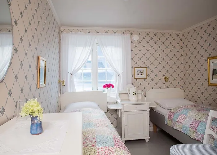 Nes Gard Hotel Hoyheimsvik