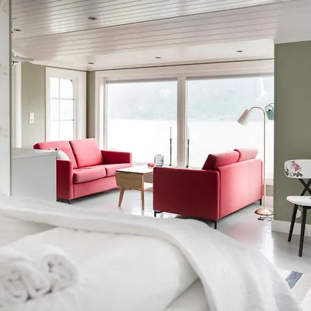 Nes Gard Hotell Høyheimsvik