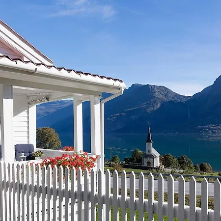 Nes Gard 3* Høyheimsvik