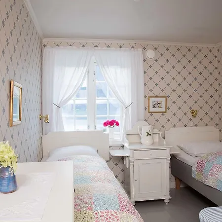 Nes Gard Hotell Høyheimsvik